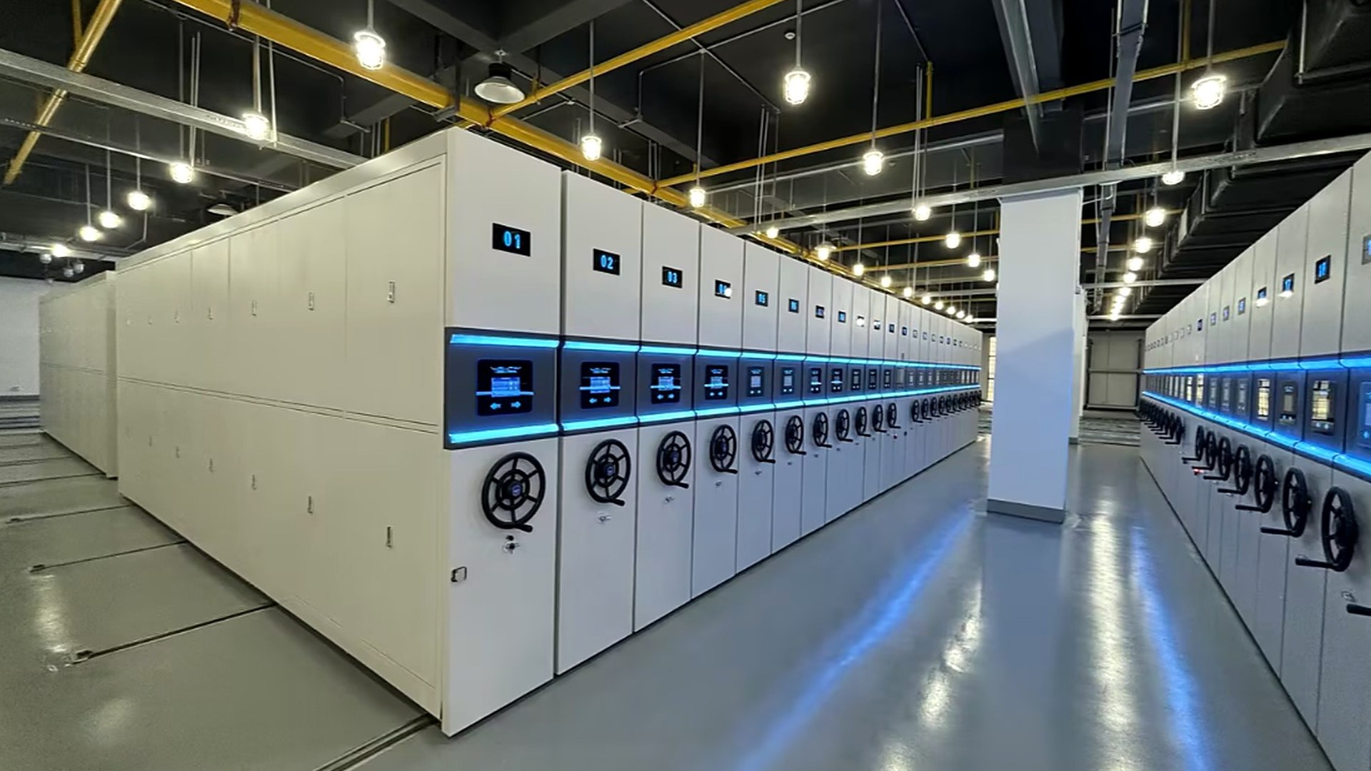 Spider-Wheel Smart mobile shelving installed in an archive aisle