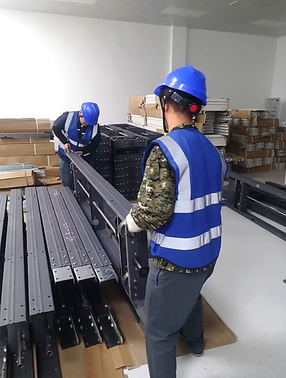 Certified team pre-assembling chassis
