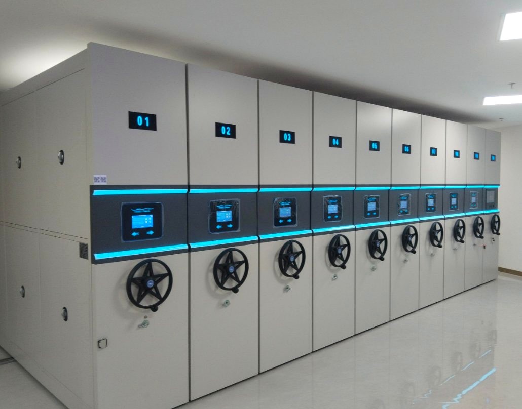 Star-Wheel Smart run — cream bays with dark control bands, colour LCD terminals and five-point star wheels