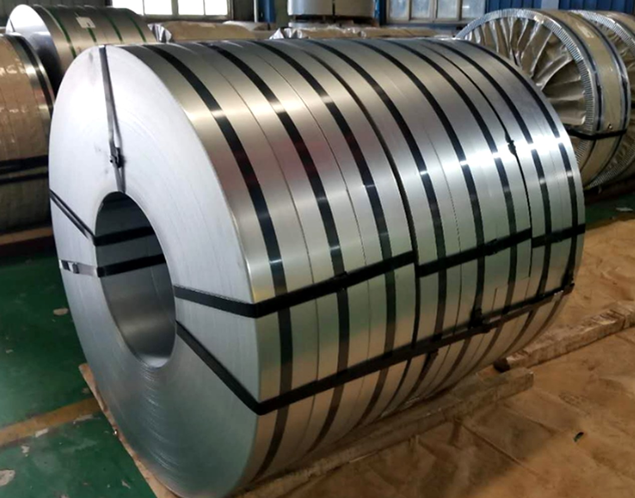 Thickened SPCC cold-rolled steel coils, strapped and batch-traced